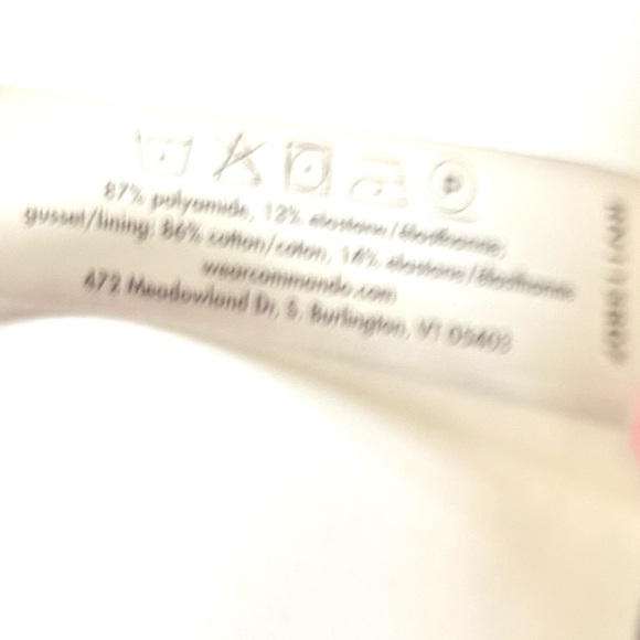 Commando Sleeveless Banded
Cutout Seamless Bodysuit Top Black
Size XS revolve - Picture 7 of 8